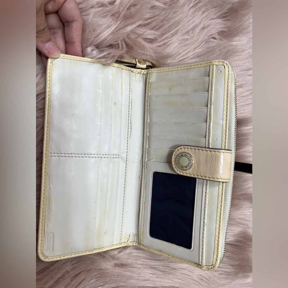 Coach Wallet - Picture 9 of 12